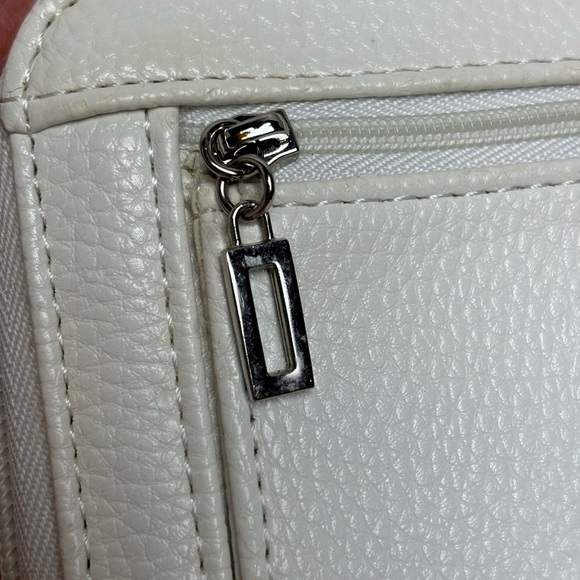 Guess Airlia Color Block Women’s Zip Around Wallet - Picture 10 of 12